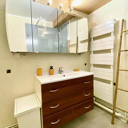 Helvetios Yourhosthelper *