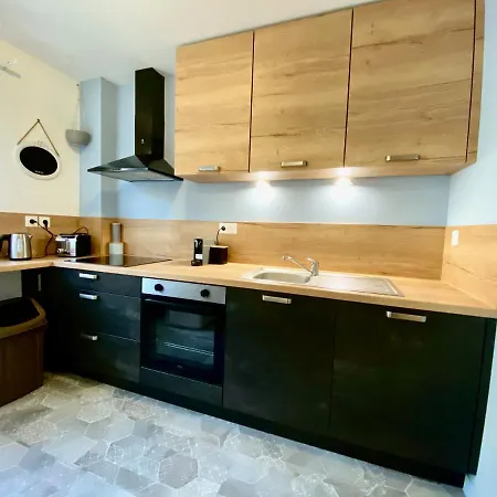 Helvetios Yourhosthelper